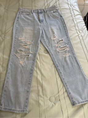 Vintage Y2K Light Wash Distressed Straight Leg Jeans – Women’s Size 29